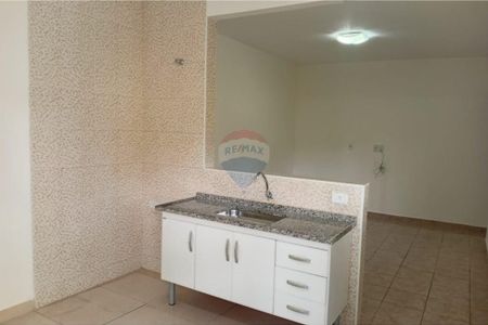 Casa com 1 Dormitório, 2 Vagas e Espaço Extra para Depósito - Foto 2