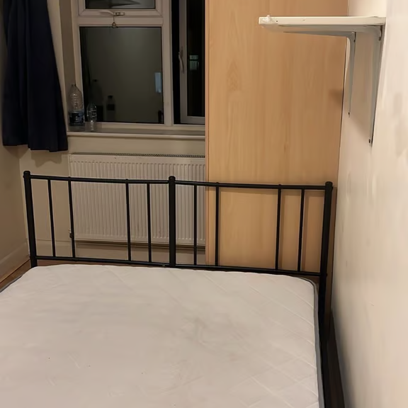 1 bedroom in a house share to rent - Photo 1