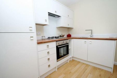 1 bedroom flat to rent - Photo 2