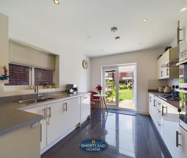 4 bedroom detached house to rent - Photo 3