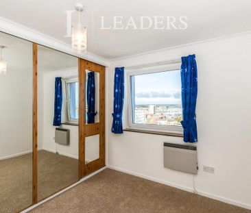 2 bedroom flat to rent - Photo 6