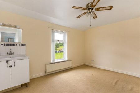2 bedroom semi-detached house to rent - Photo 5