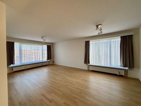 Lichtrijk appartement met 3 slaapkamers in het centrum van Schoten! - Foto 3