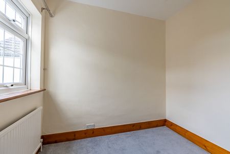 2 bedroom property to rent, Available unfurnished now - Photo 4