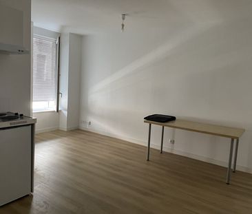 Location Appartement 1 pièce 22m² - Photo 3
