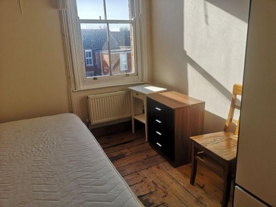 4 bedroom house to rent - Photo 1