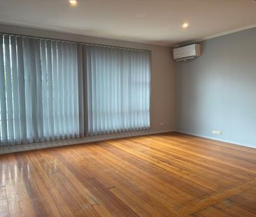GREAT LOCATION THREE BEDROOM FAMILY HOME - Photo 1