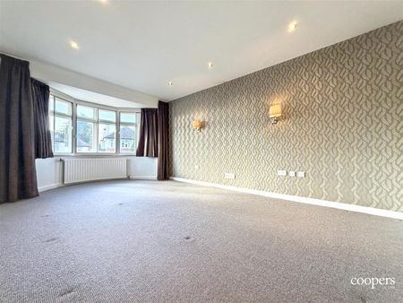 4 bedroom house - detached - Photo 2