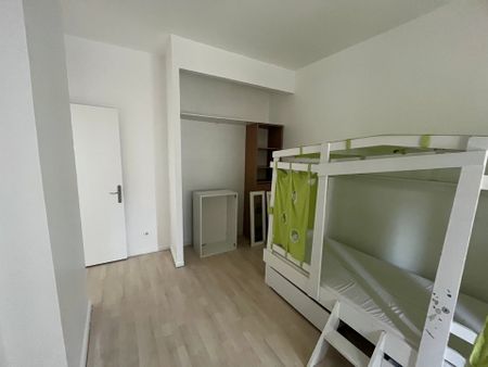 Location Appartement 3 pièces 74m² ST ETIENNE 42100 - Photo 3