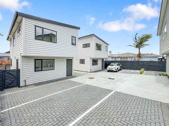 Stunning New Build Home on Claymore Street - Photo 1