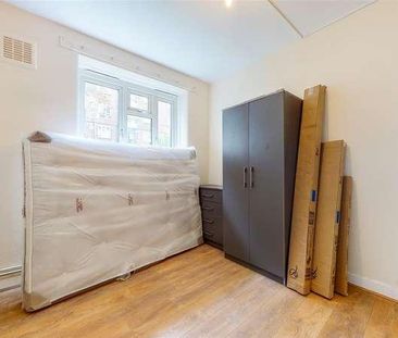 Greenleaf Close, Tulse Hill, London, SW2 - Photo 3