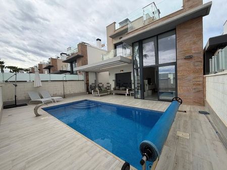 Alquiler de casa o chalet independiente en Calle Cabo de Peñas, 26 - Photo 4