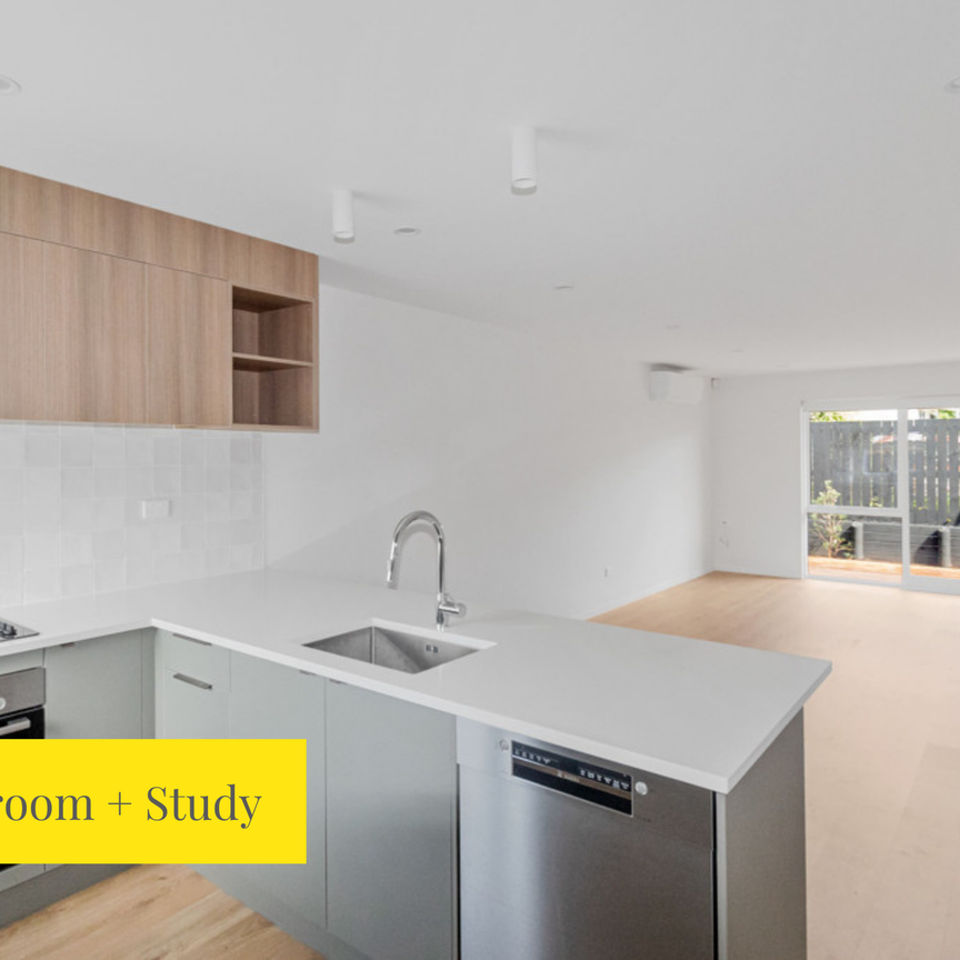 Stunning New Build Home on Claymore Street! - Photo 1