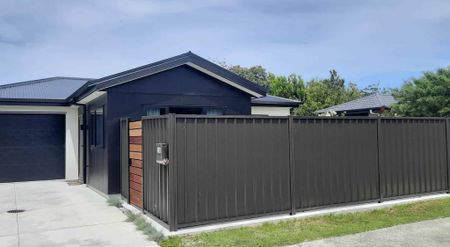 Fully furnished 2 bedroom in Taradale - Photo 2