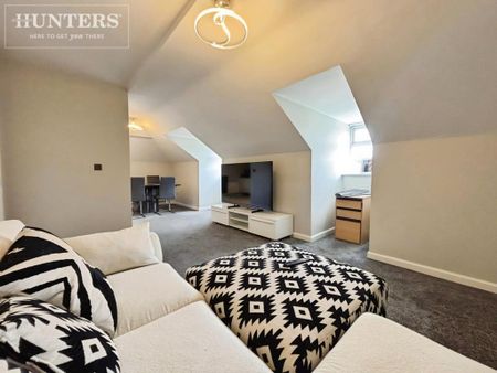 2 bedroom penthouse to rent - Photo 2
