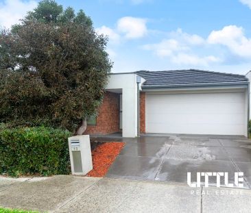 10 Bavaria Lane, Pakenham VIC 3810 - Photo 3