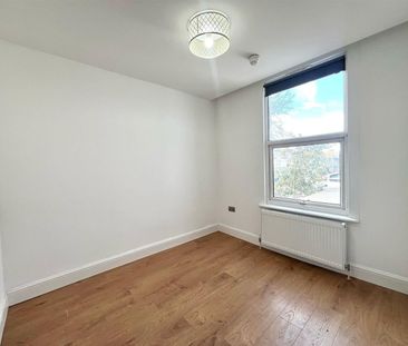 2-4 Forest Drive East, London - Photo 5