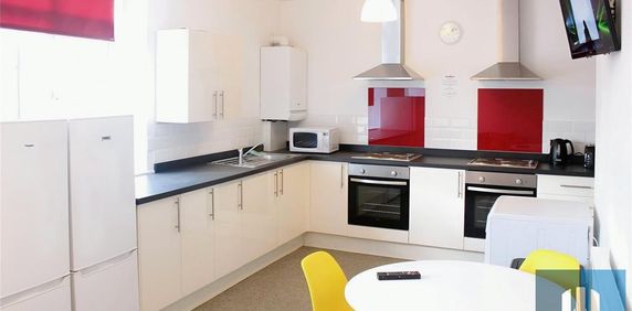 1 bedroom in a house share to rent - Photo 2