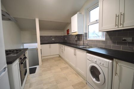 2 bedroom flat to rent - Photo 4