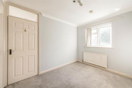 2 bedroom end of terrace house to rent - Photo 5