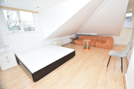 3 Bed Flat, Fellows Road, NW3 - Photo 4