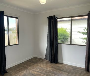 Freshly painted 3 bedroom Lowset home - Photo 5