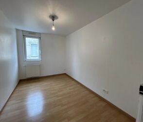 Location Maison 5 pièces 111 m2 à Saint-Quentin - Photo 6