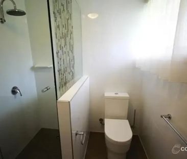 "Stylish, quiet, and close to everything." - Photo 5