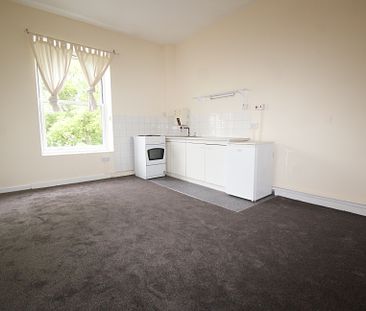 Room 2, 119a Cotham Brow, Cotham, BS6 6AS - Photo 1