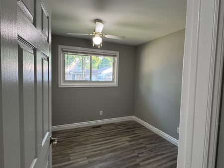 For Lease - 22 Archer Crescent, London South, Ontario - Photo 4