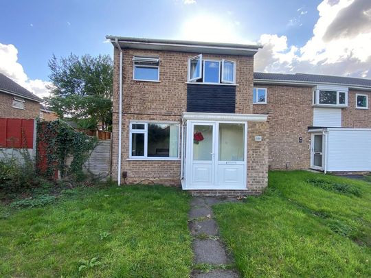 3 bedroom semi-detached house to rent - Photo 1
