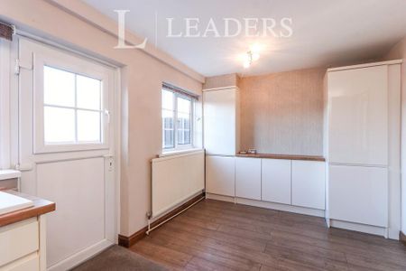 3 bedroom terraced house to rent - Photo 3