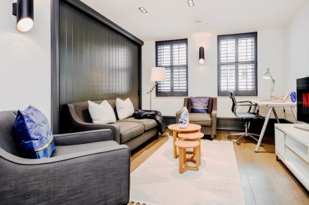 Stylish 2 Bed Apartment - Photo 3