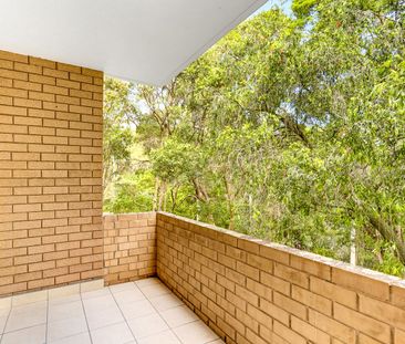 Freshly Updated One-Bedroom Apartment with Study and Leafy Outlook - Photo 4