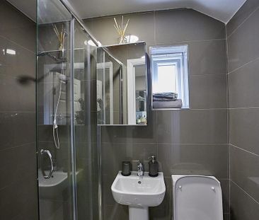 4 bedroom terraced house to rent - Photo 5