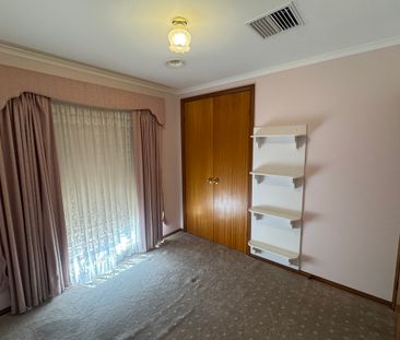 3 BEDROOM HOME + STUDY! - Photo 4