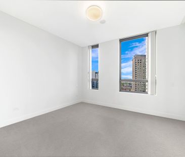 Stylish Executive Apartment ** Available 29/12/25 ** - Photo 2