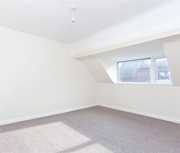 Deceptively spacious 3 bedroom mid-terraced property situated from ... - Photo 3