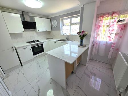 3 bedroom property to rent - Photo 5