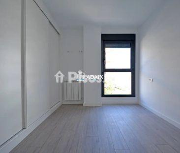 Piso en alquiler en Calle de la Trashumancia - Photo 2
