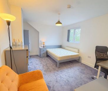 1 bedroom in a house share to rent - Photo 2