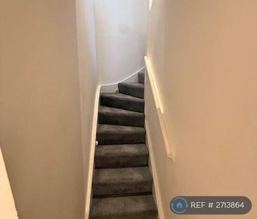 1 bedroom in a flat share to rent - Photo 1