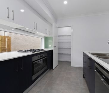 20 Voyage Street, Newport QLD 4020 - House For Rent - $950 | Domain - Photo 4