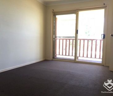 3 BEDROOM TOWNHOUSEâWarrigal State School Catchment - Photo 6