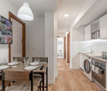 Bright room in Avenida San Luis - Photo 4