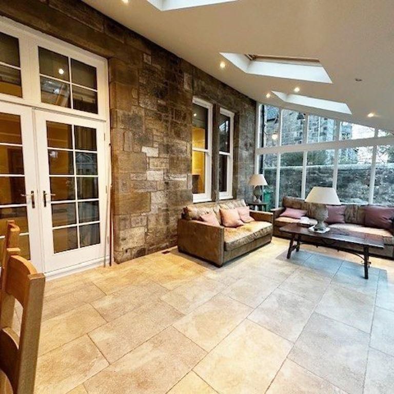 5 bedroom semi-detached house to rent - Photo 1