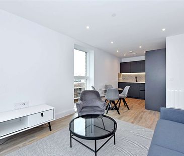 A modern and furnished one bedroom apartment in the Horlicks Quarter by Berkeley Homes development in Slough. - Photo 6