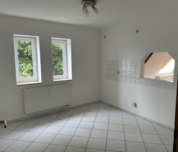 Erfurt: Dachgeschosswohnung mit großem Wohnzimmer und sichtbaren Ho... - Photo 1