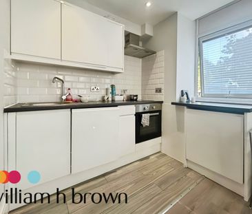 Whitehall Road, Colchester - Photo 2