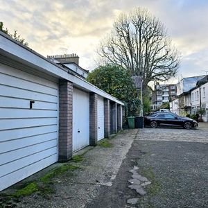 Garage to rent - Photo 3